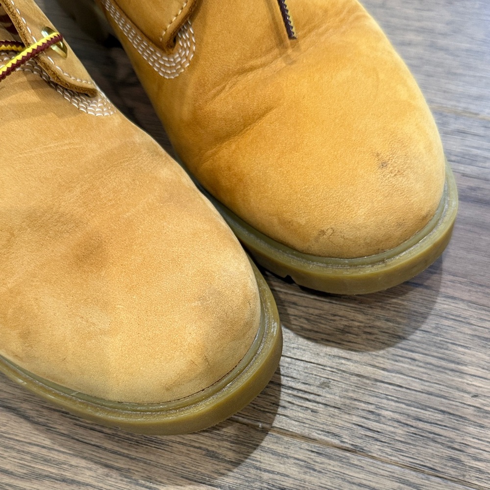 Timberland Tan Leather Boots with Yellow Laces - Picture 4 of 8